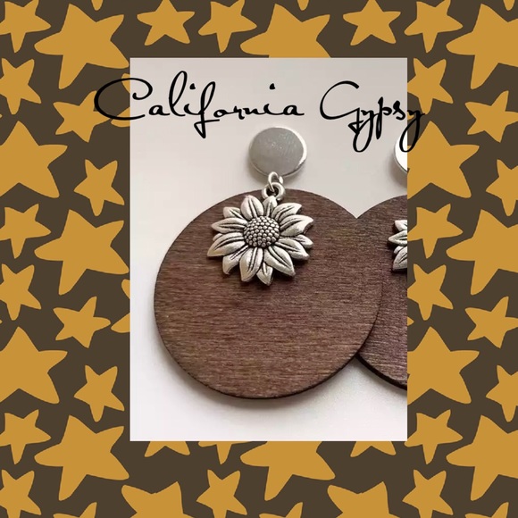 Sunflower Charm Round Wood Earring - Picture 6 of 7